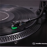 Audio-Technica AT-LP120XUSBBK USB Direct-Drive Lemezjátszó, fekete