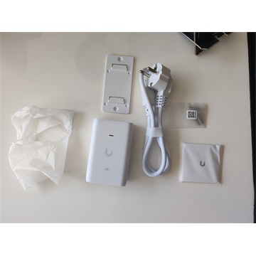 Bontott Ubiquiti 30W 2.5GbE PoE tápegység