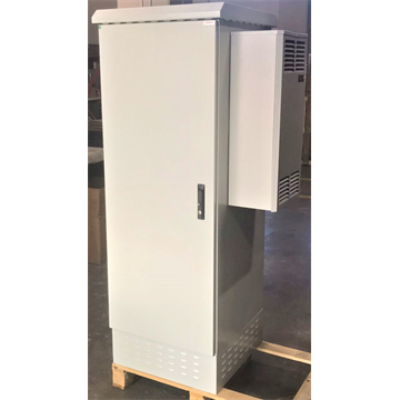 FORMRACK klímás IP66 kültéri rack szekrény 100 mm lábazattal, dupla rétegű