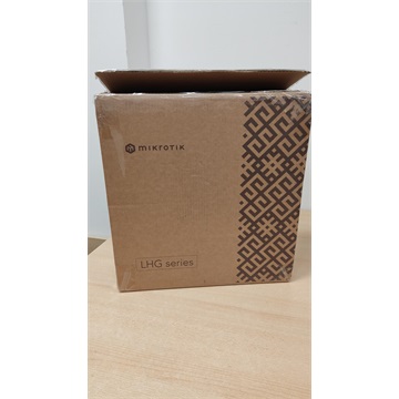 Használt MikroTik LHG LTE18 kit, 17dBi, gigabites RJ45