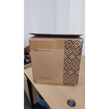 Javított MikroTik LHG LTE6 kit, 17dBi, gigabites RJ45