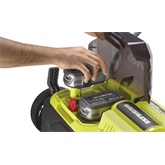 Ryobi 18 V One Plus™ szénkefe nélküli fgyepszellőztető, 40 cm vágási szélességgel,  2 x 4,0 Ah akkumulátor, töltő