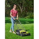 Ryobi 18 V One Plus™ szénkefe nélküli fgyepszellőztető, 40 cm vágási szélességgel,  2 x 4,0 Ah akkumulátor, töltő
