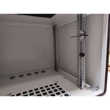 FORMRACK 9U 600x600 IP66 kültéri fali rack szekrény